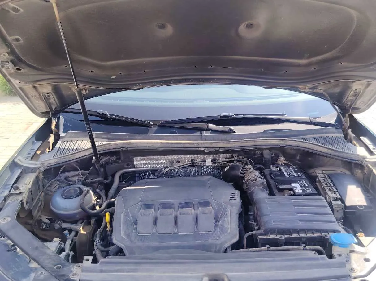 Car image 29