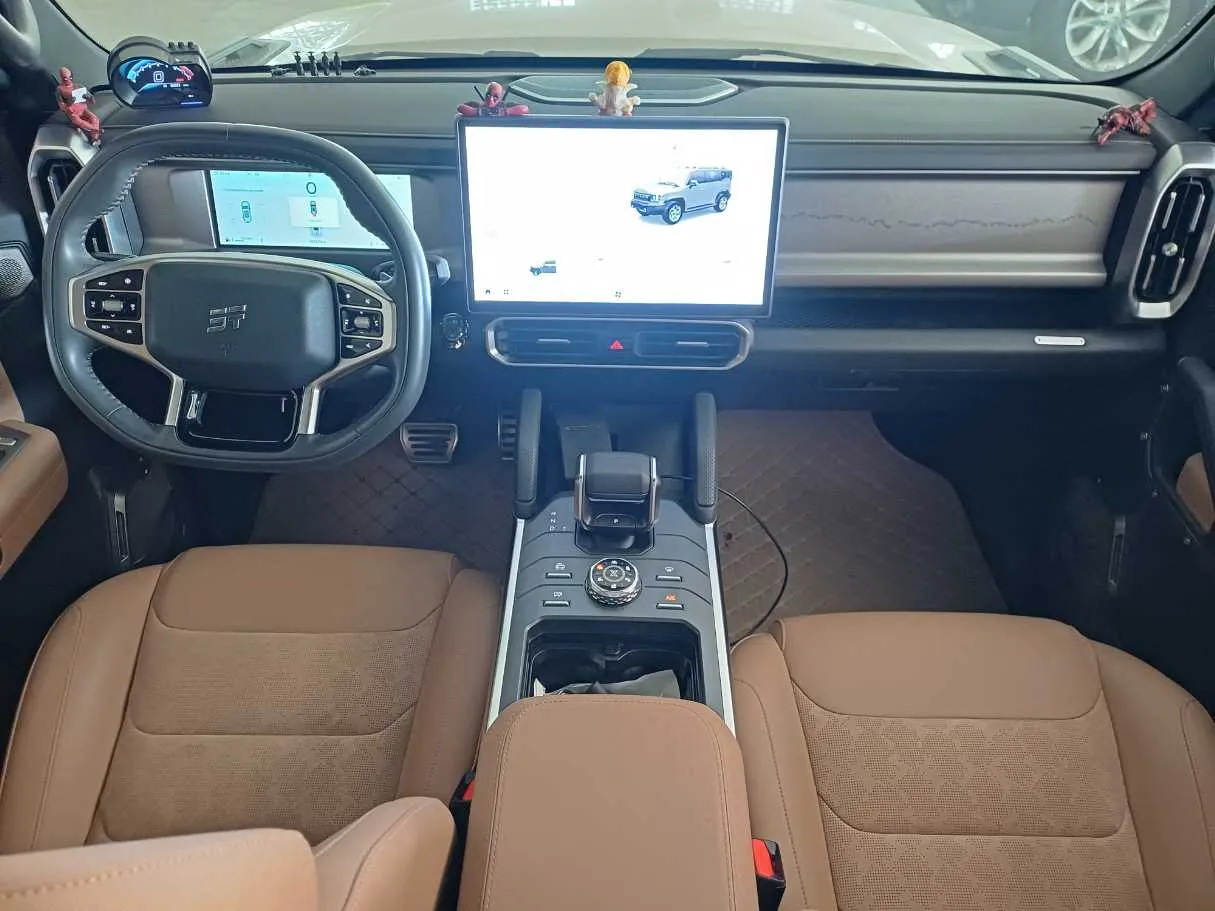 Car image 16