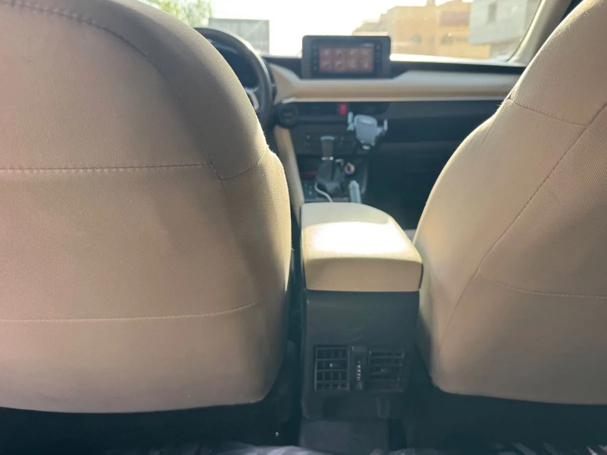 Car image 20