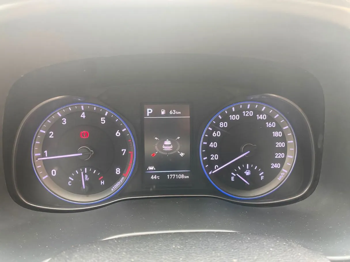 Car image 17