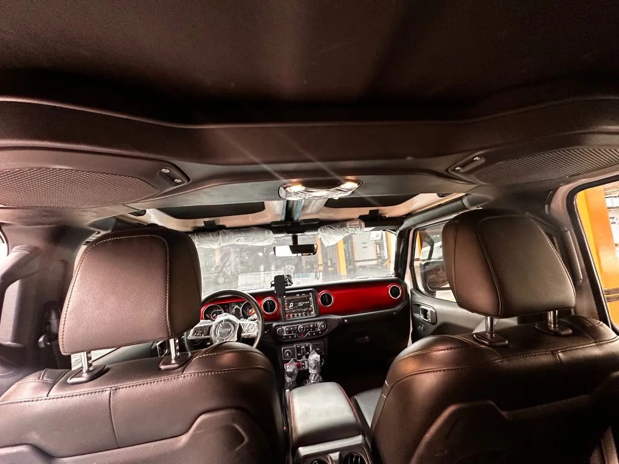 Car image 17