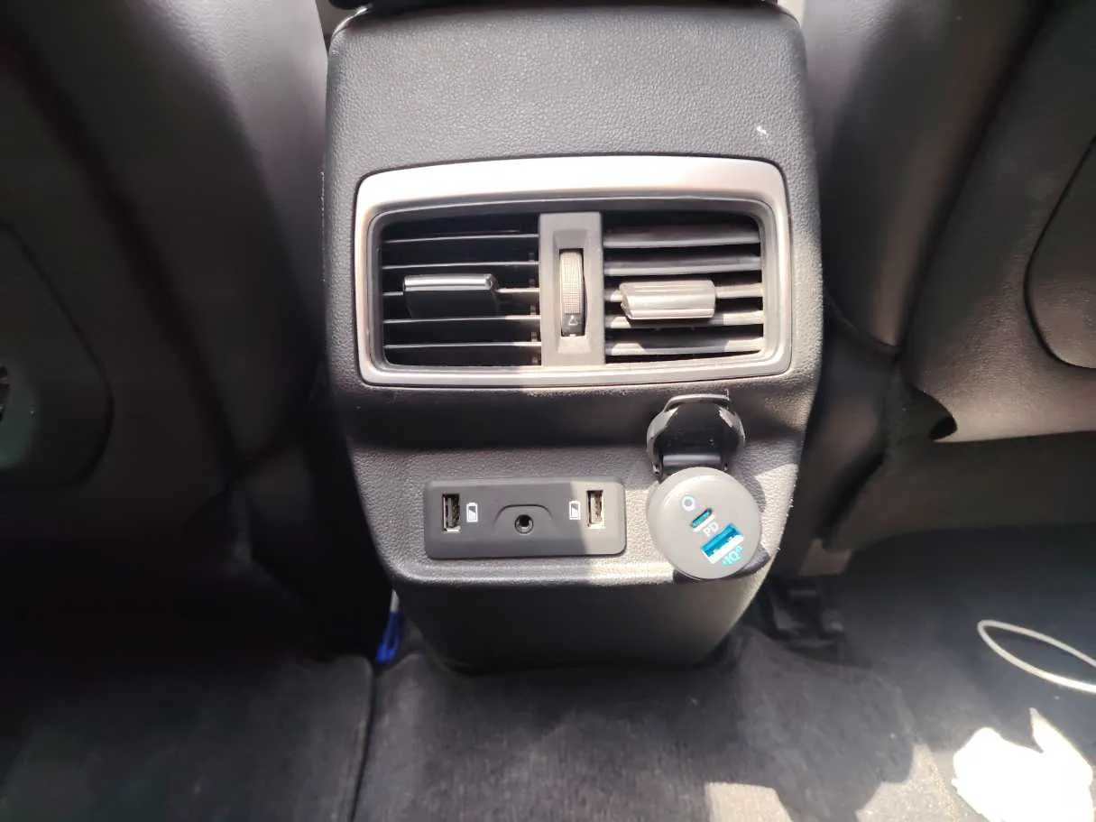 Car image 25