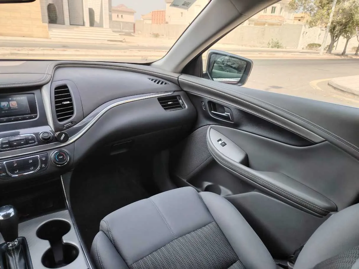 Car image 22