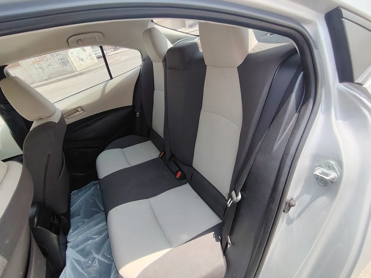 Car image 16