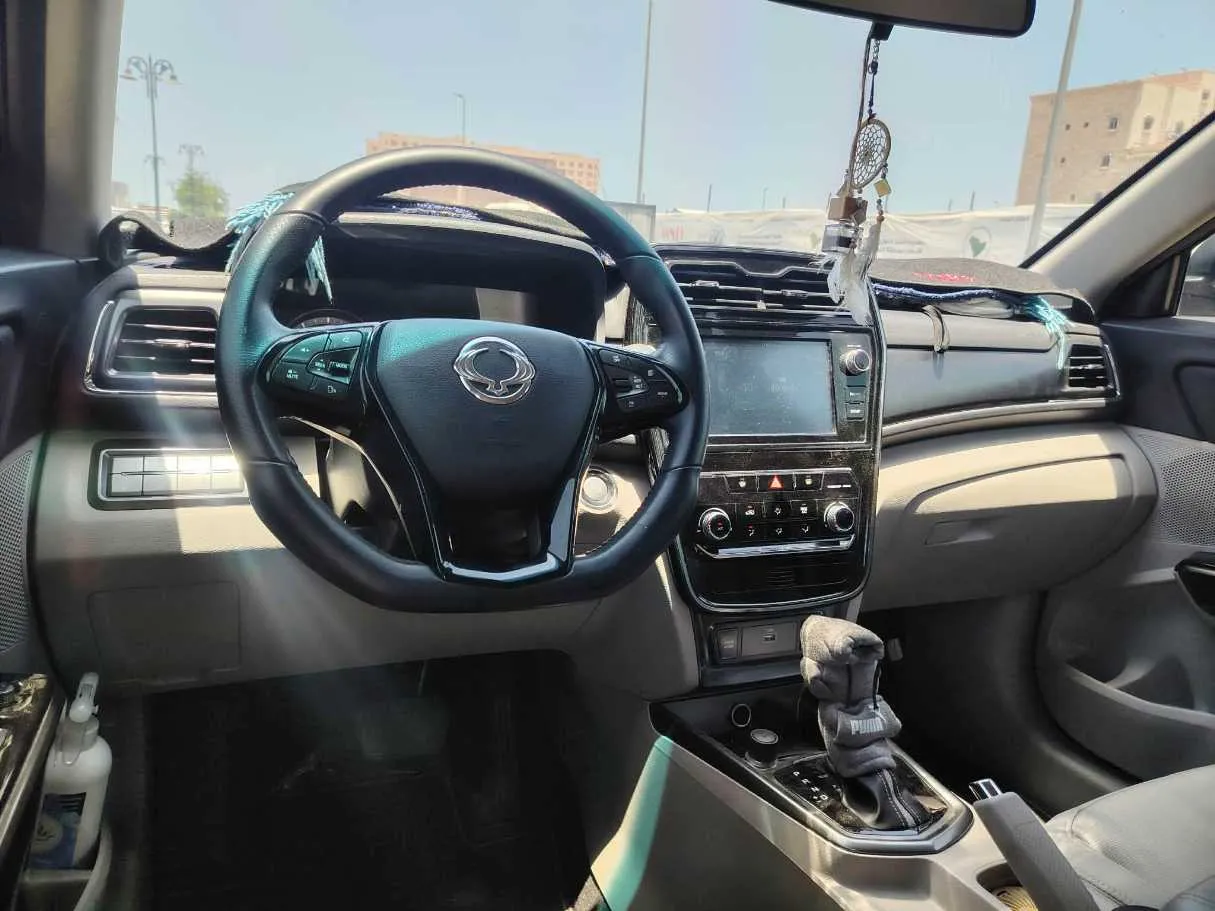 Car image 24