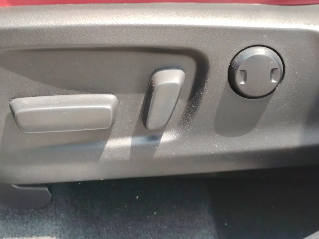 Car image 38