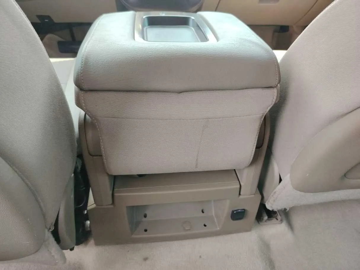 Car image 40