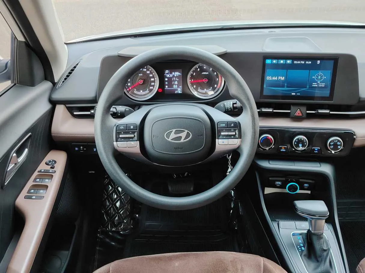 Car image 22