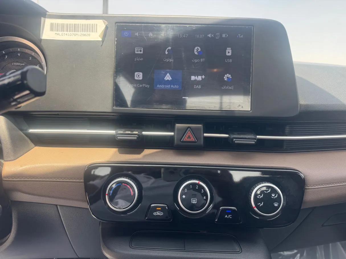 Car image 16