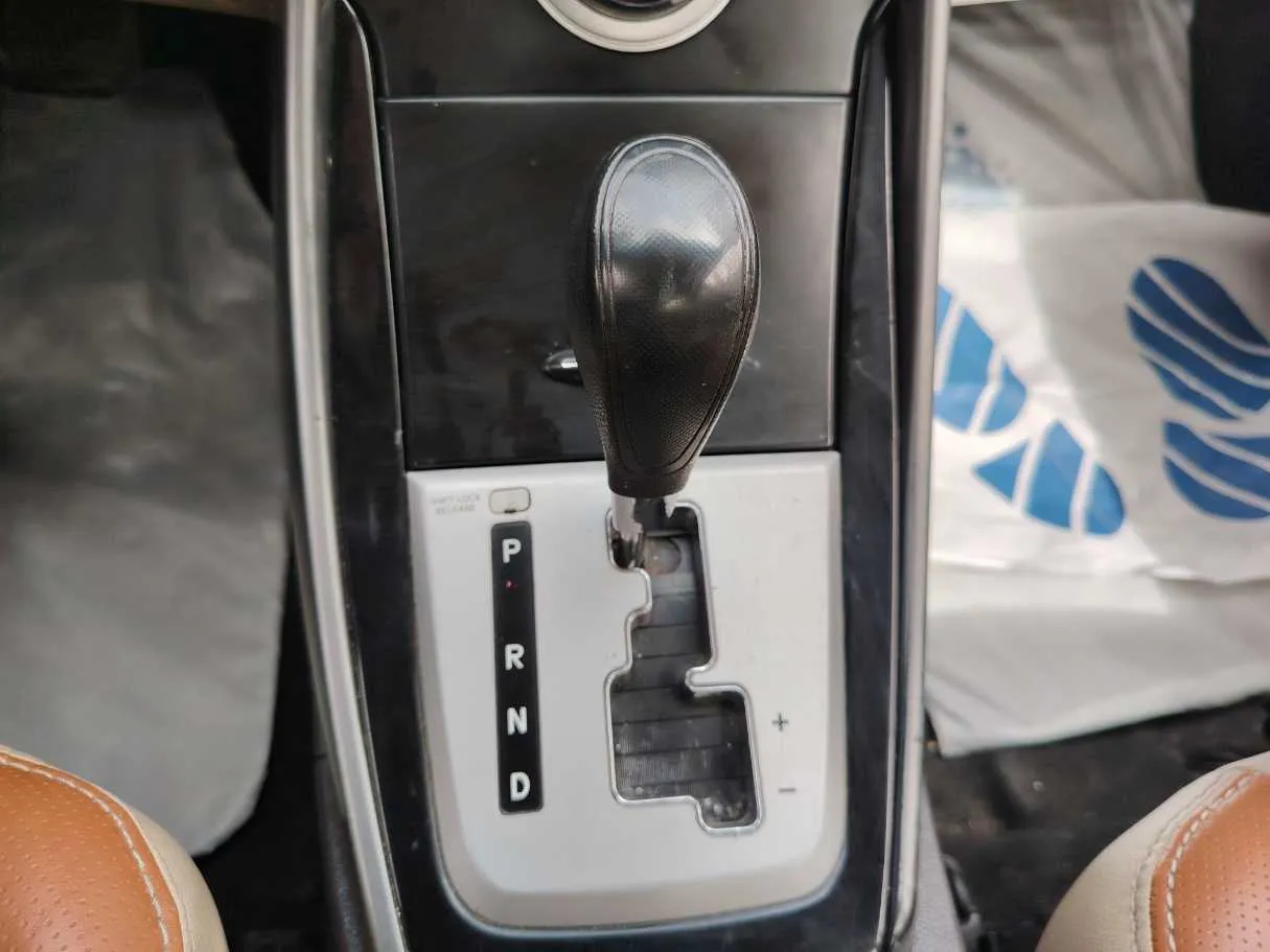 Car image 17