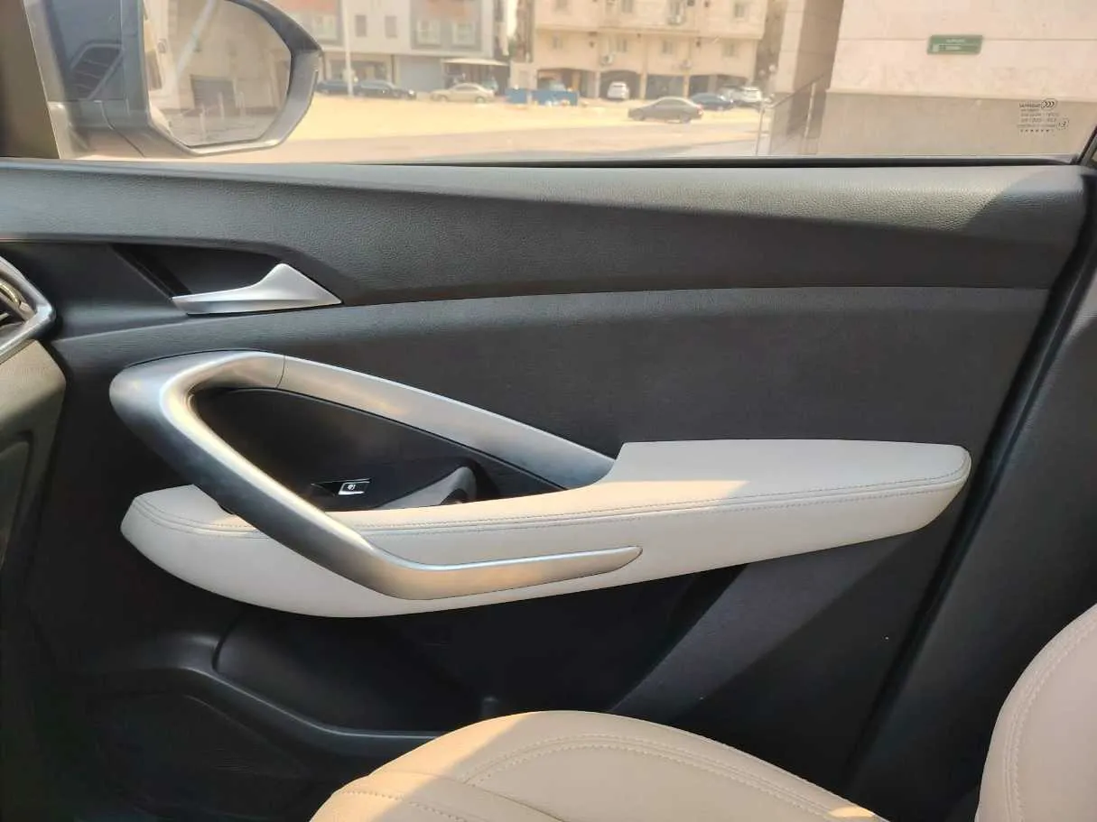 Car image 31