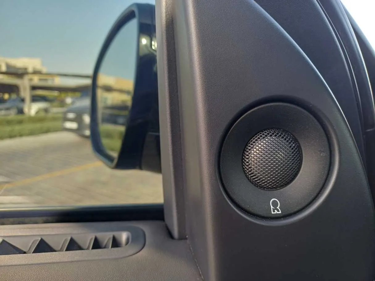Car image 23