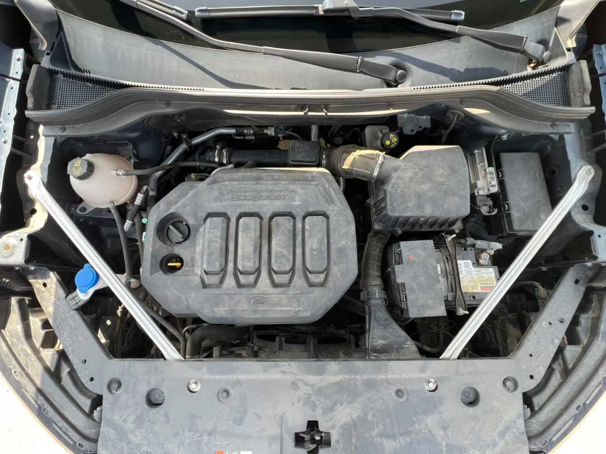 Car image 25