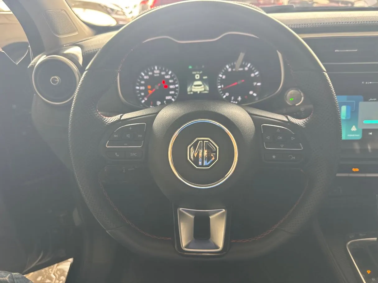 Car image 11
