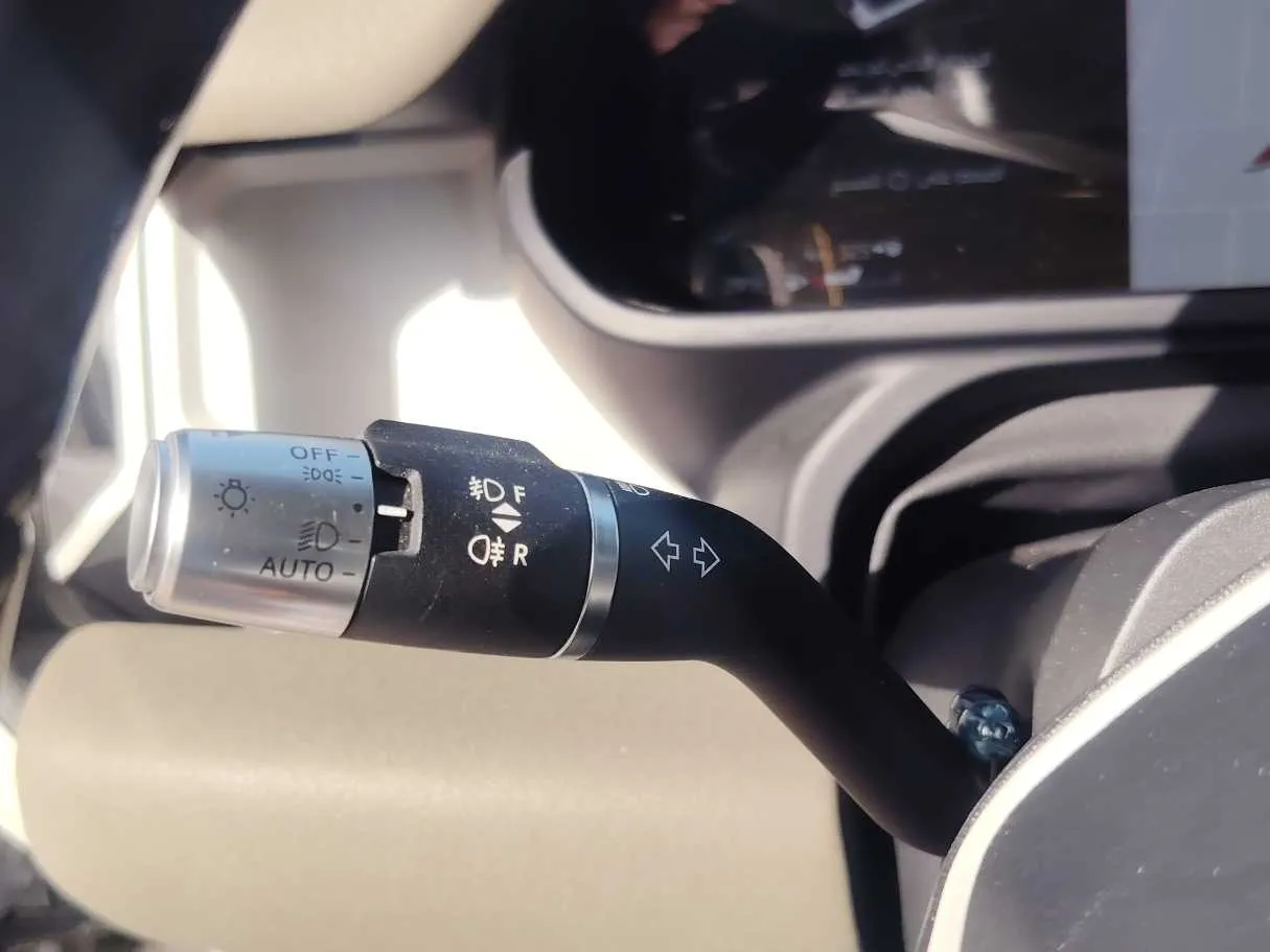 Car image 29