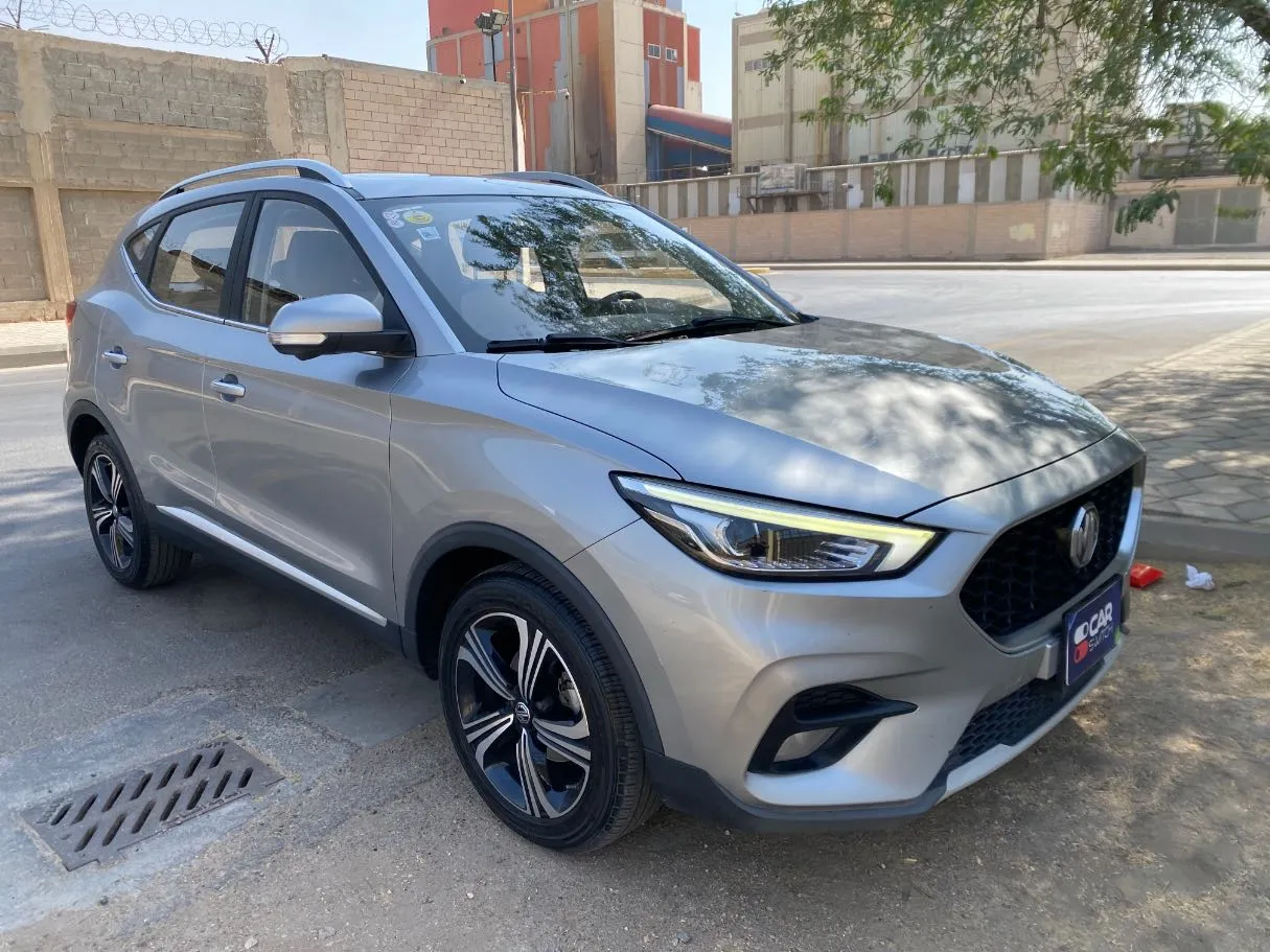 Car image 3