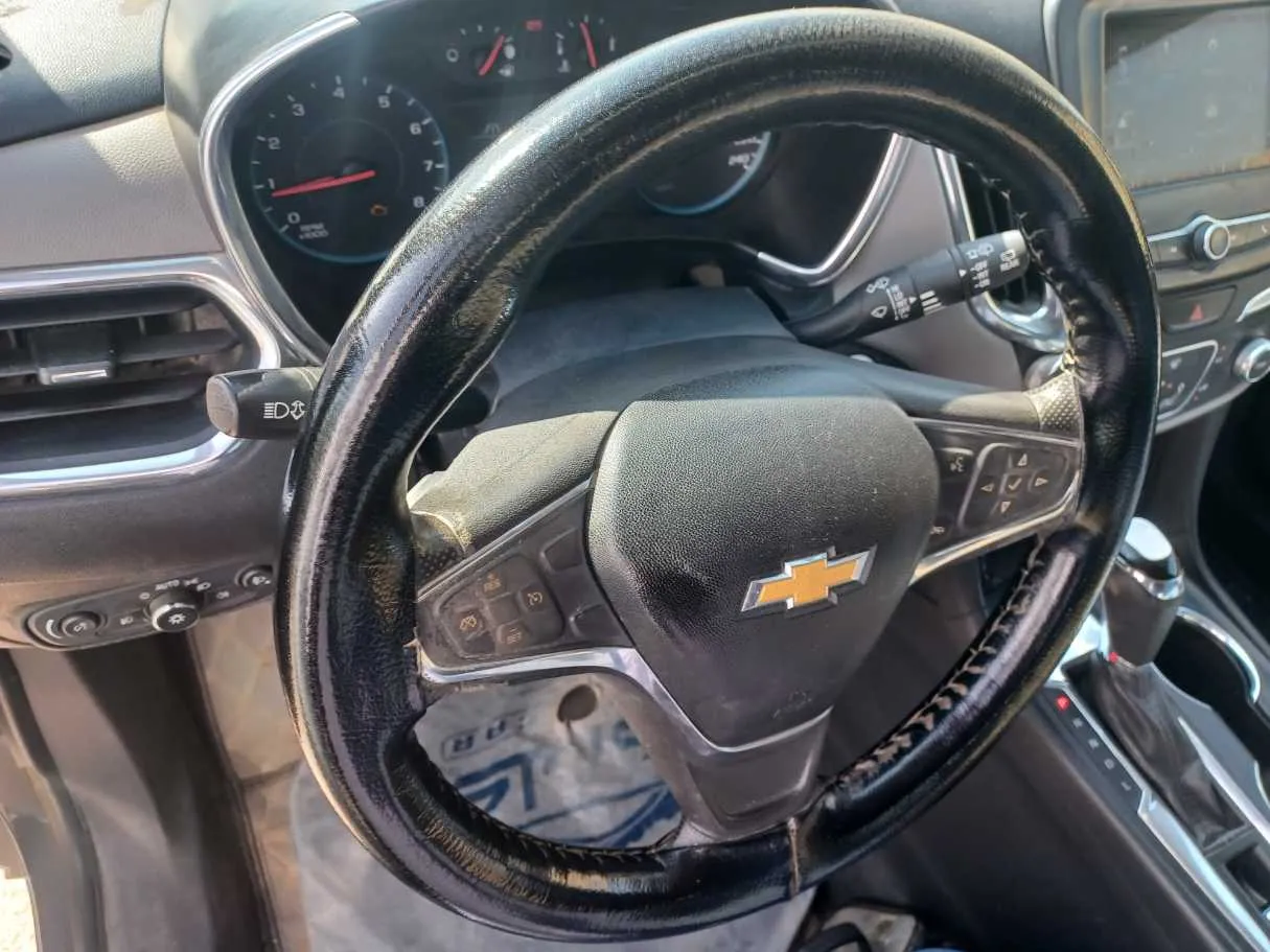 Car image 17