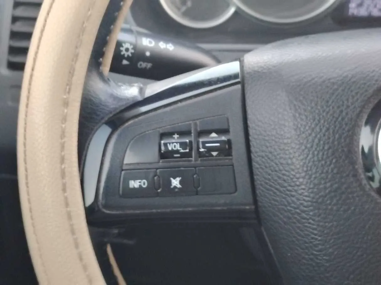 Car image 25