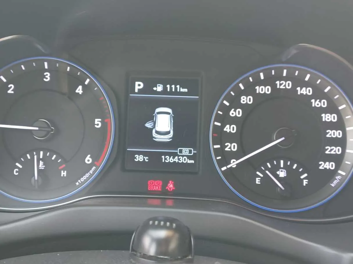 Car image 18