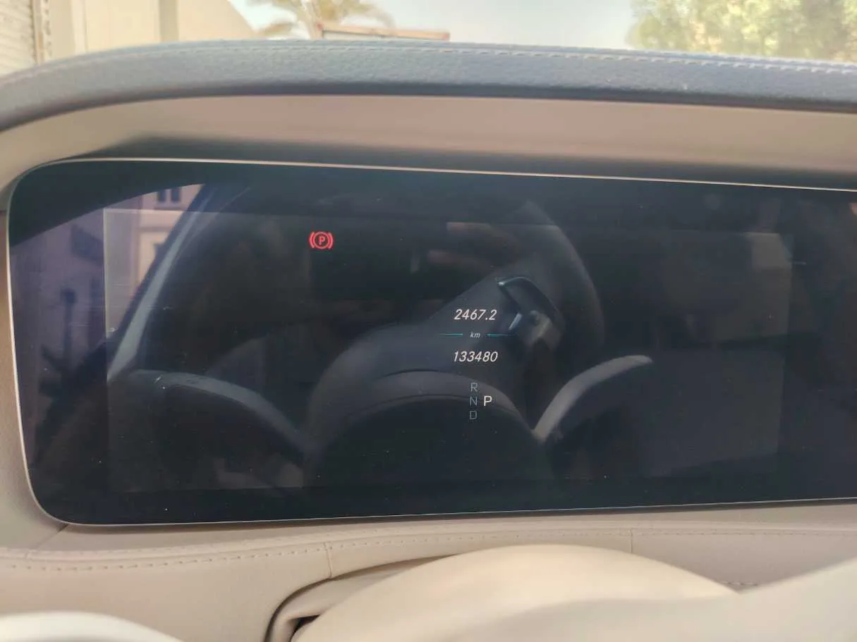 Car image 27