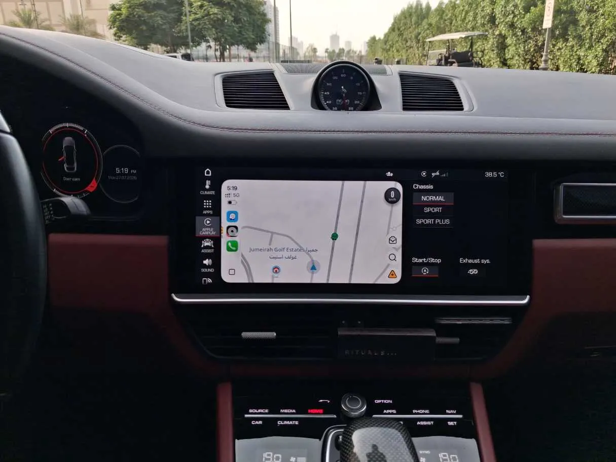 Car image 17