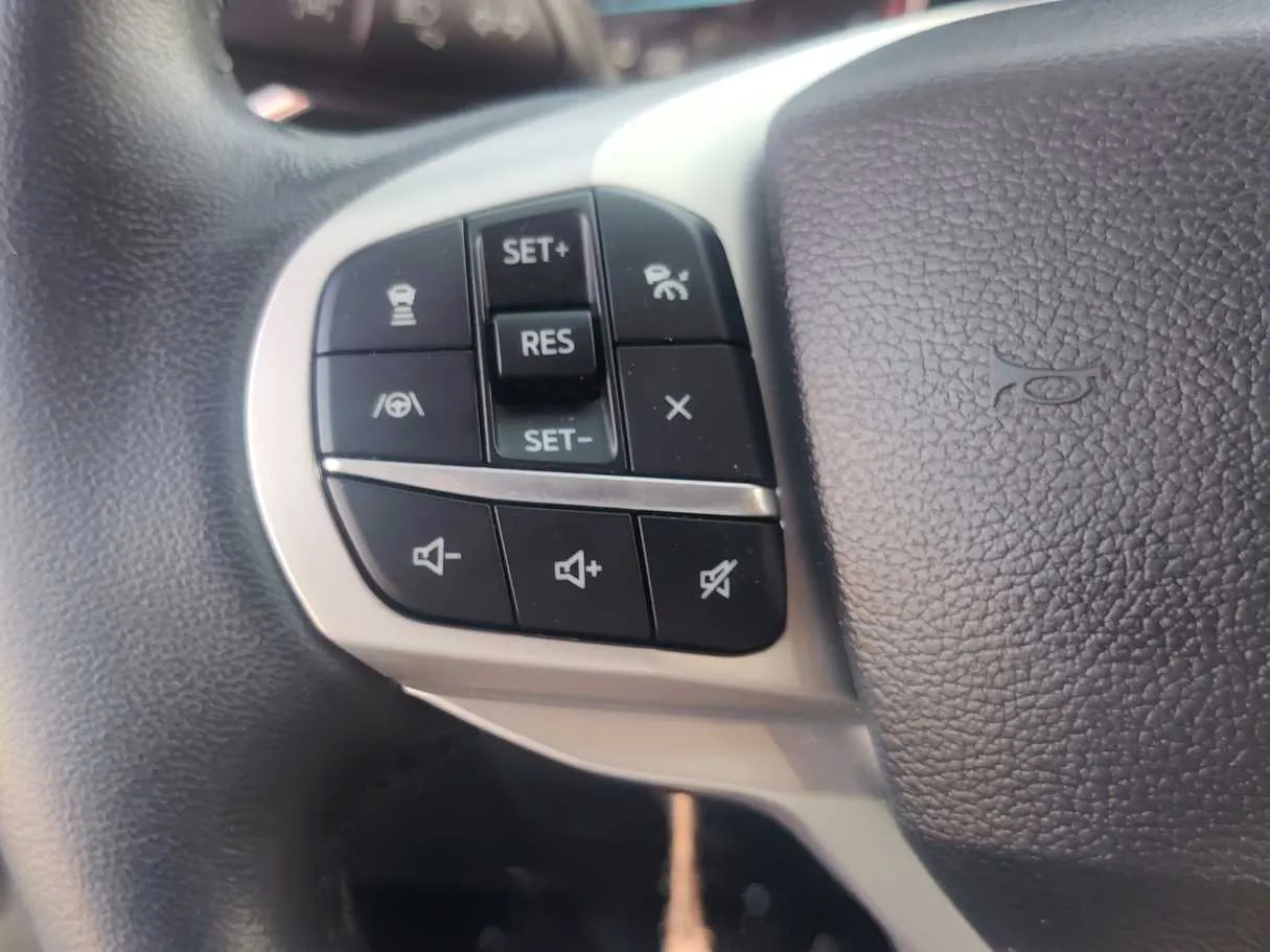 Car image 23