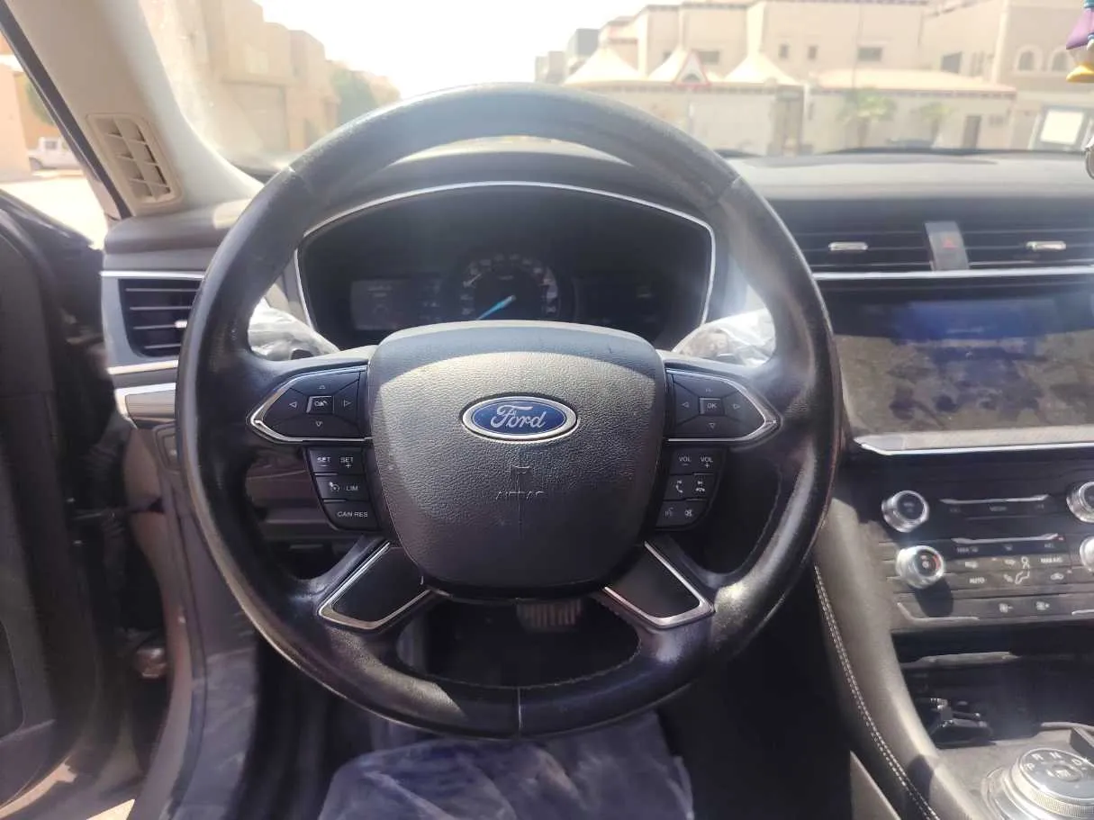 Car image 20