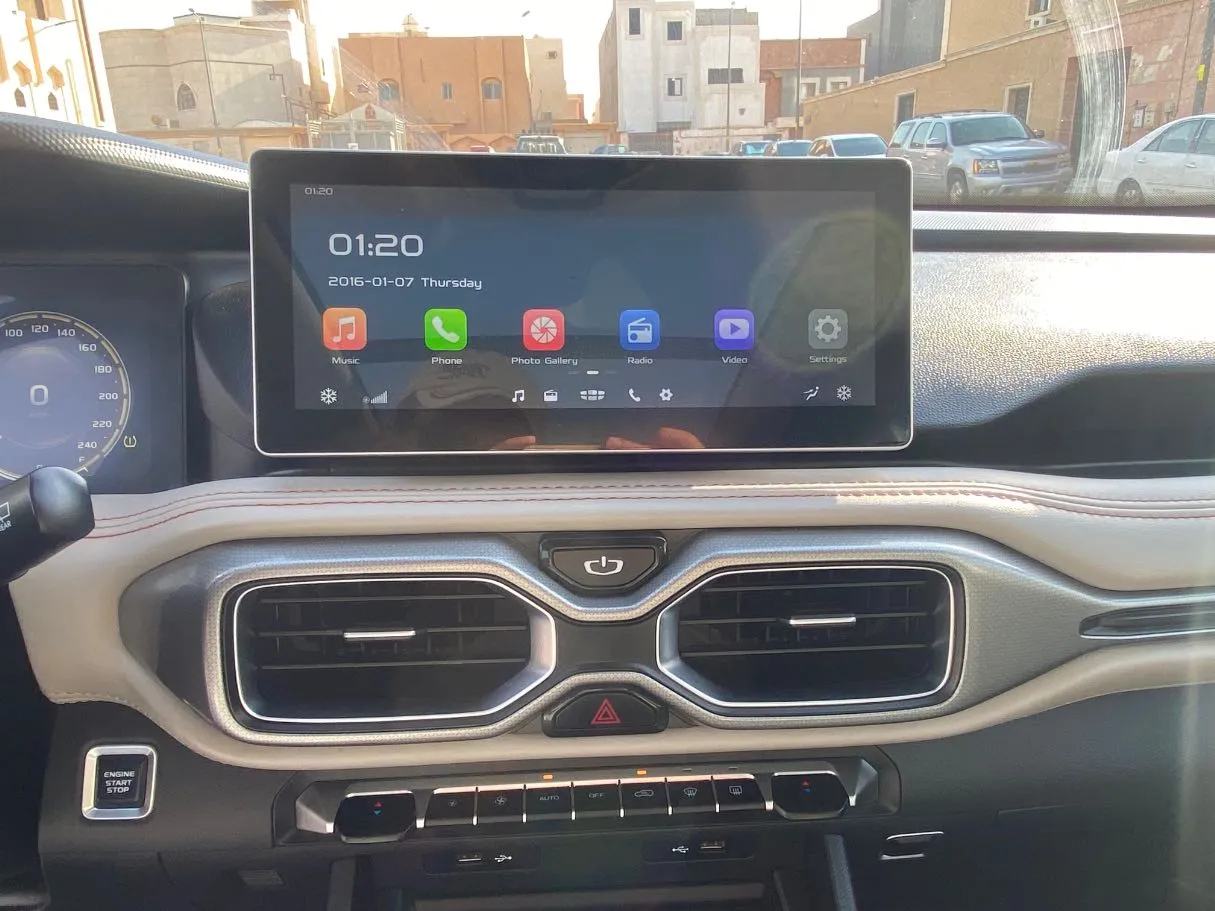 Car image 17