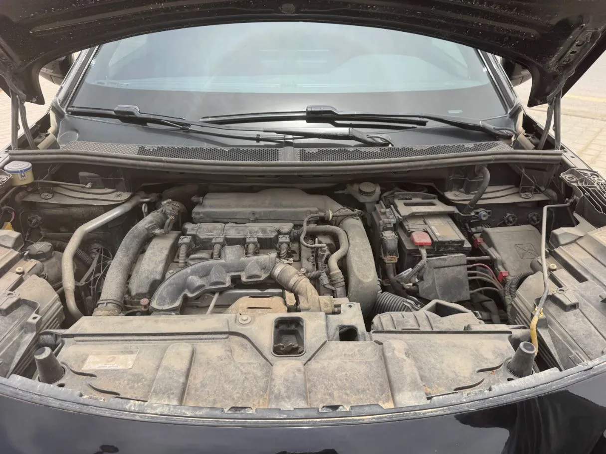 Car image 24