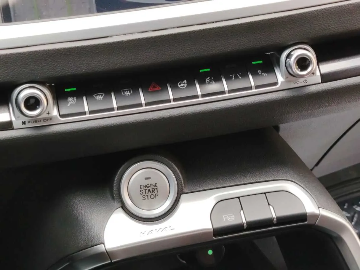Car image 27
