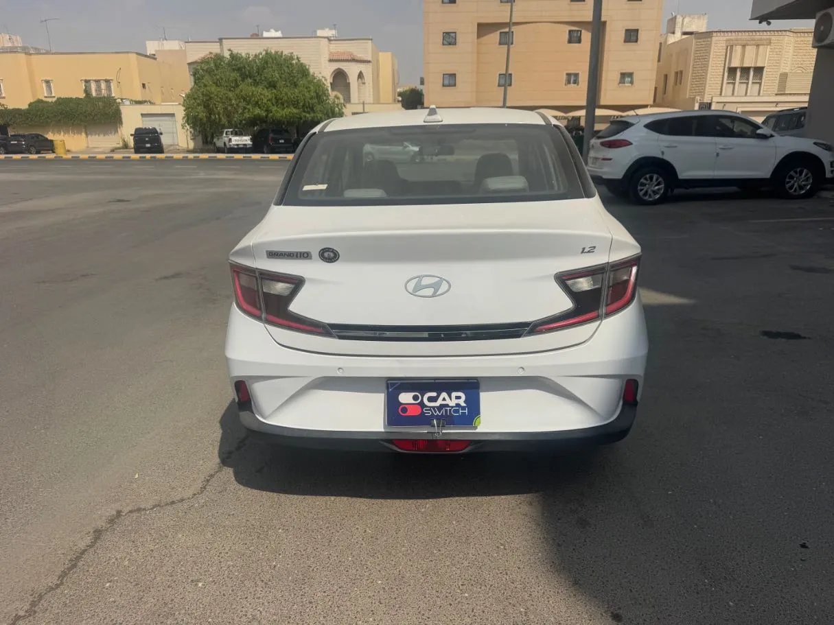 Car image 6