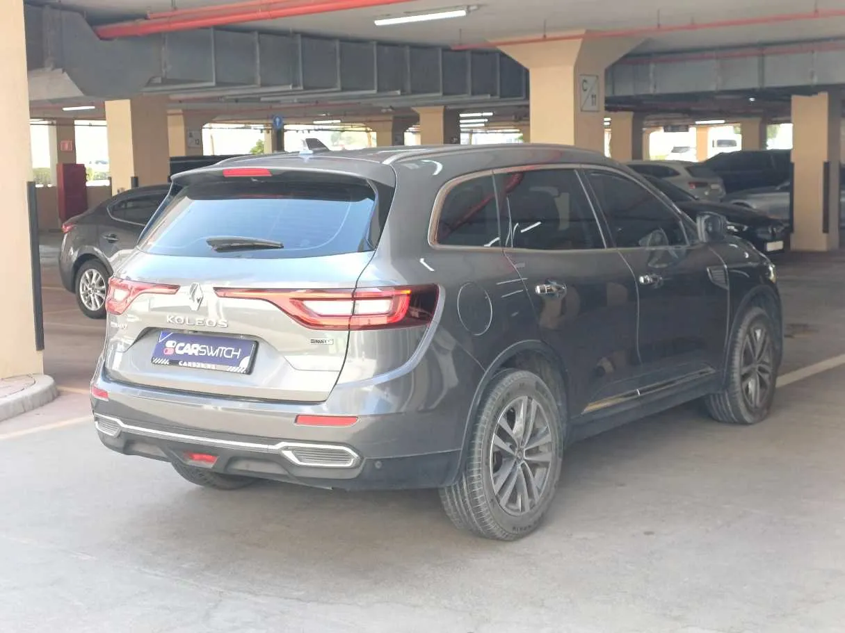 Car image 5