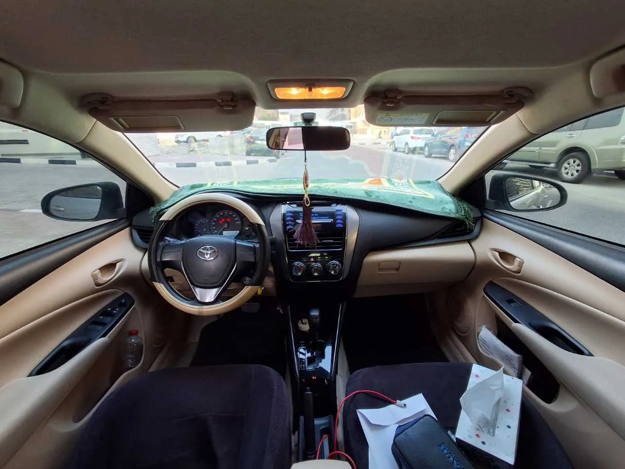 Car image 19