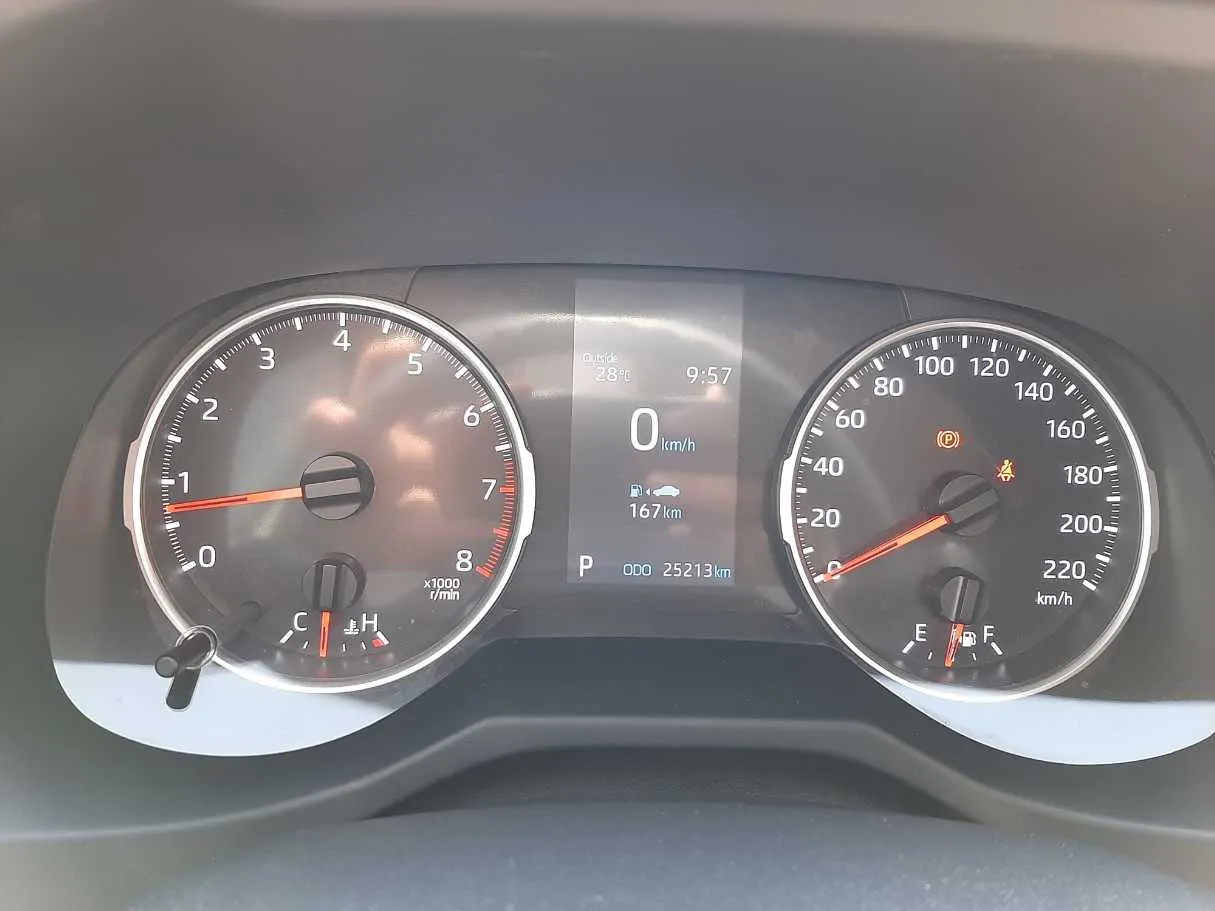 Car image 18