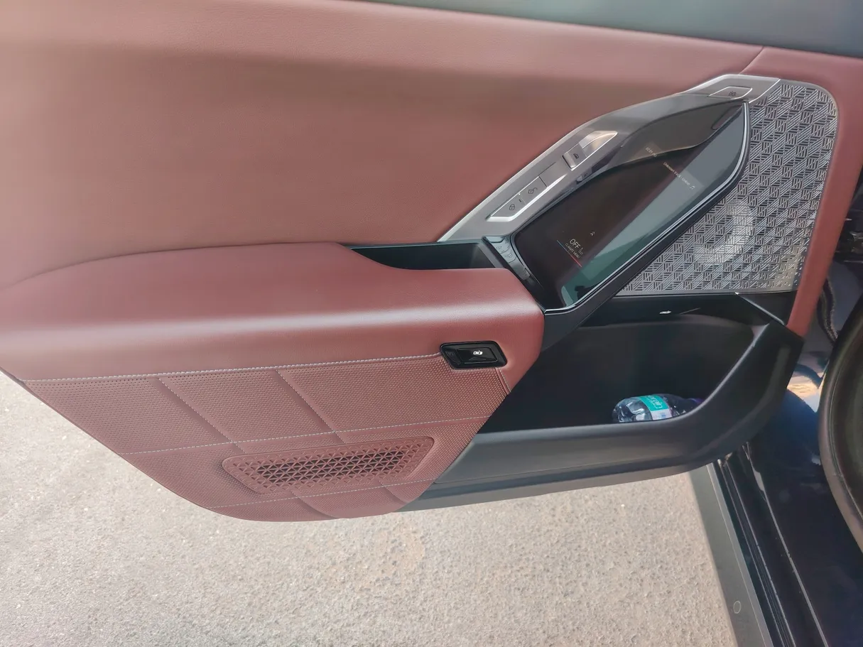 Car image 33