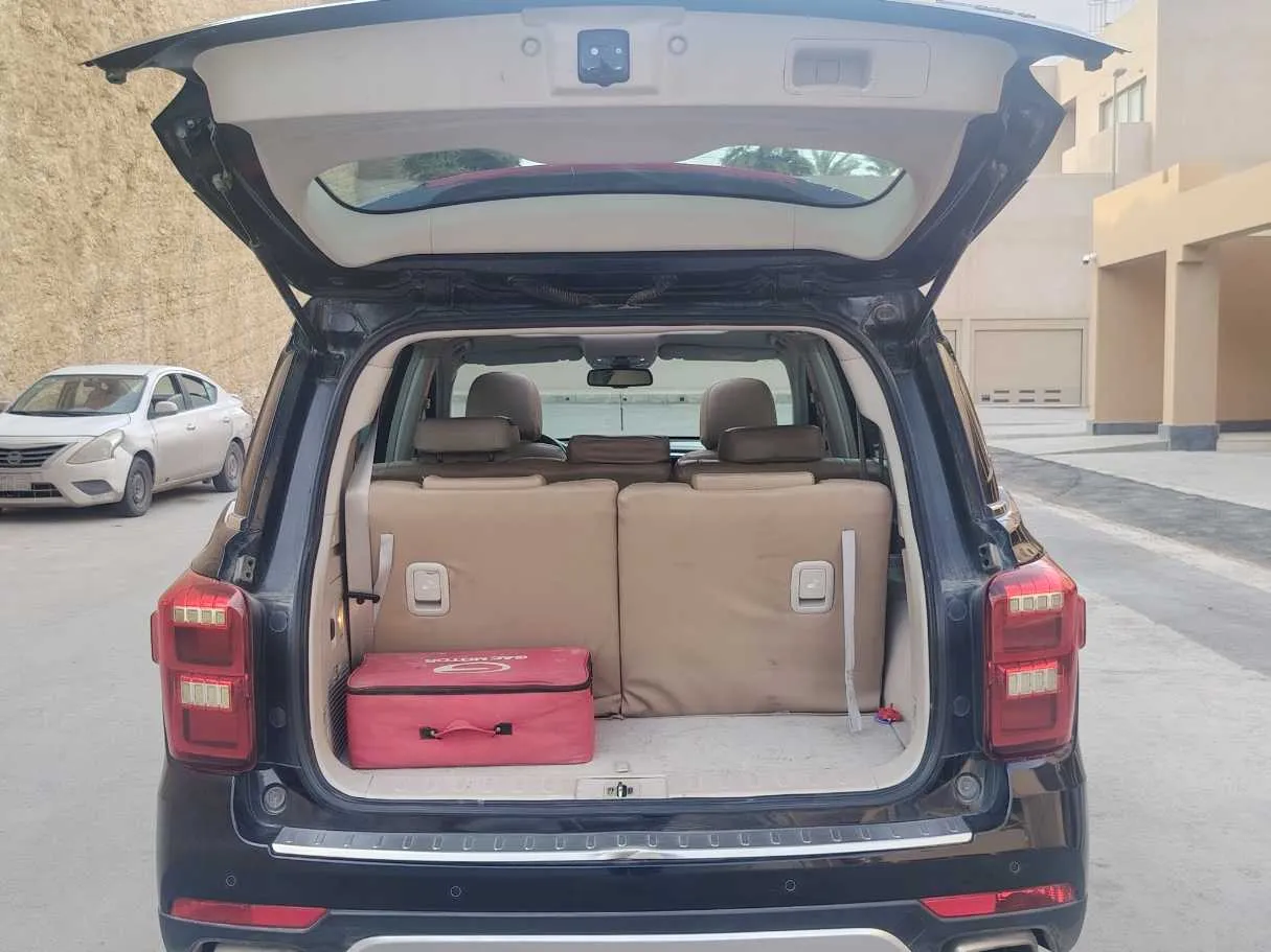 Car image 27
