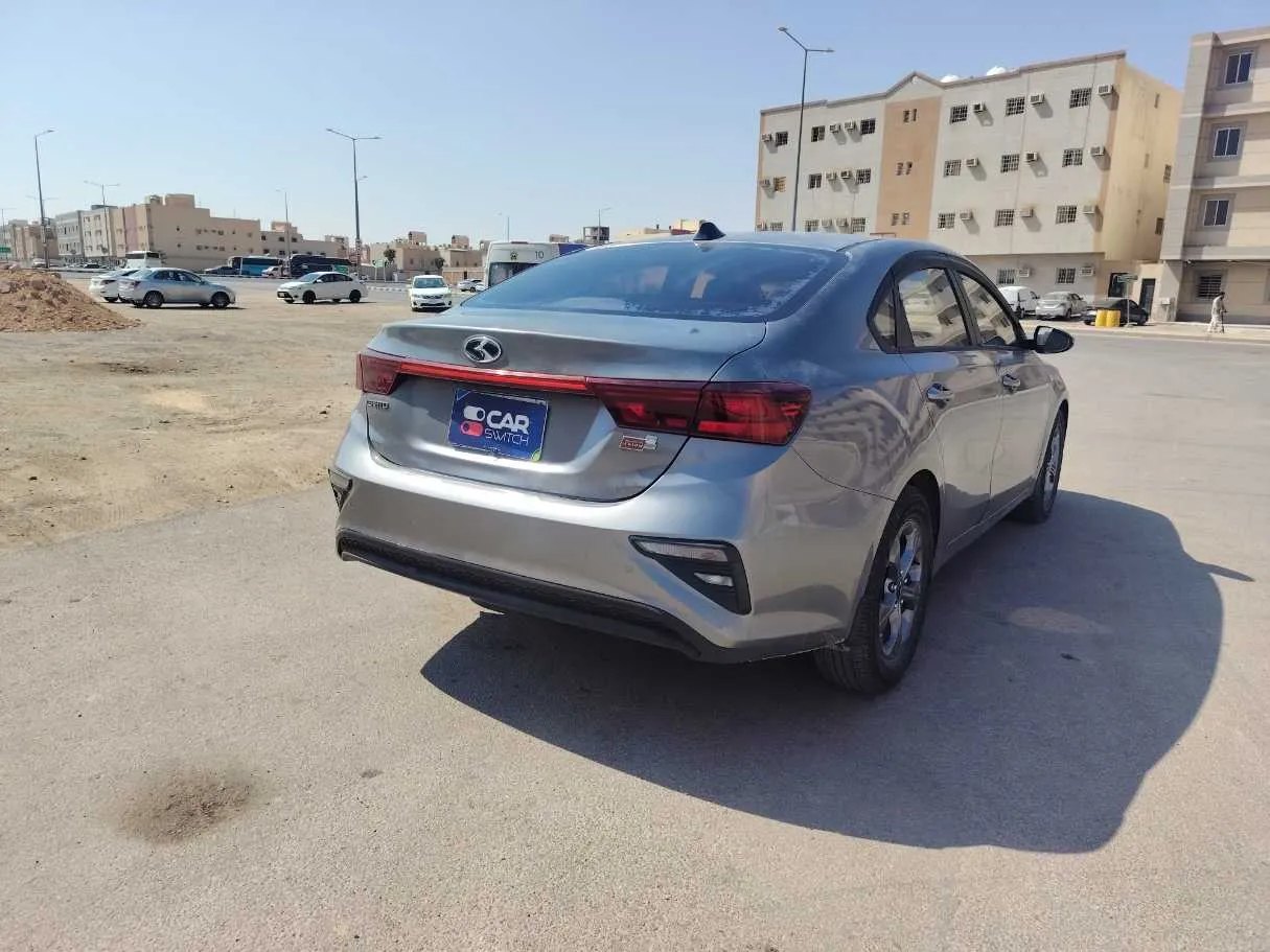 Car image 5
