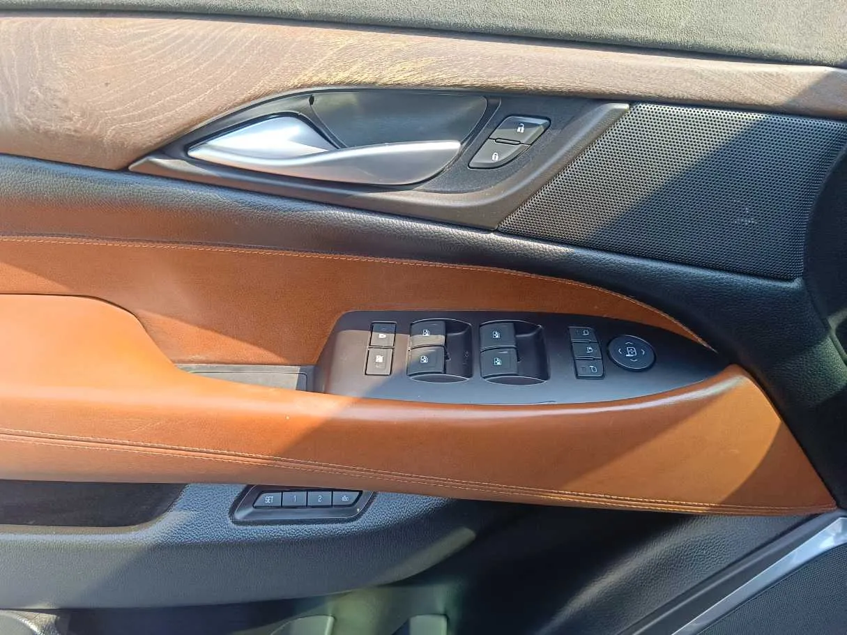 Car image 36