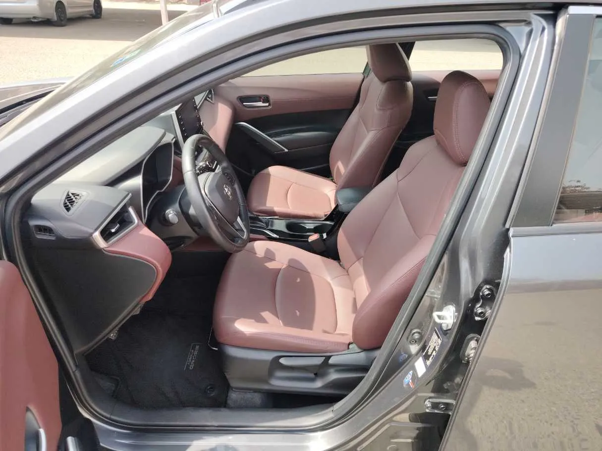 Car image 13