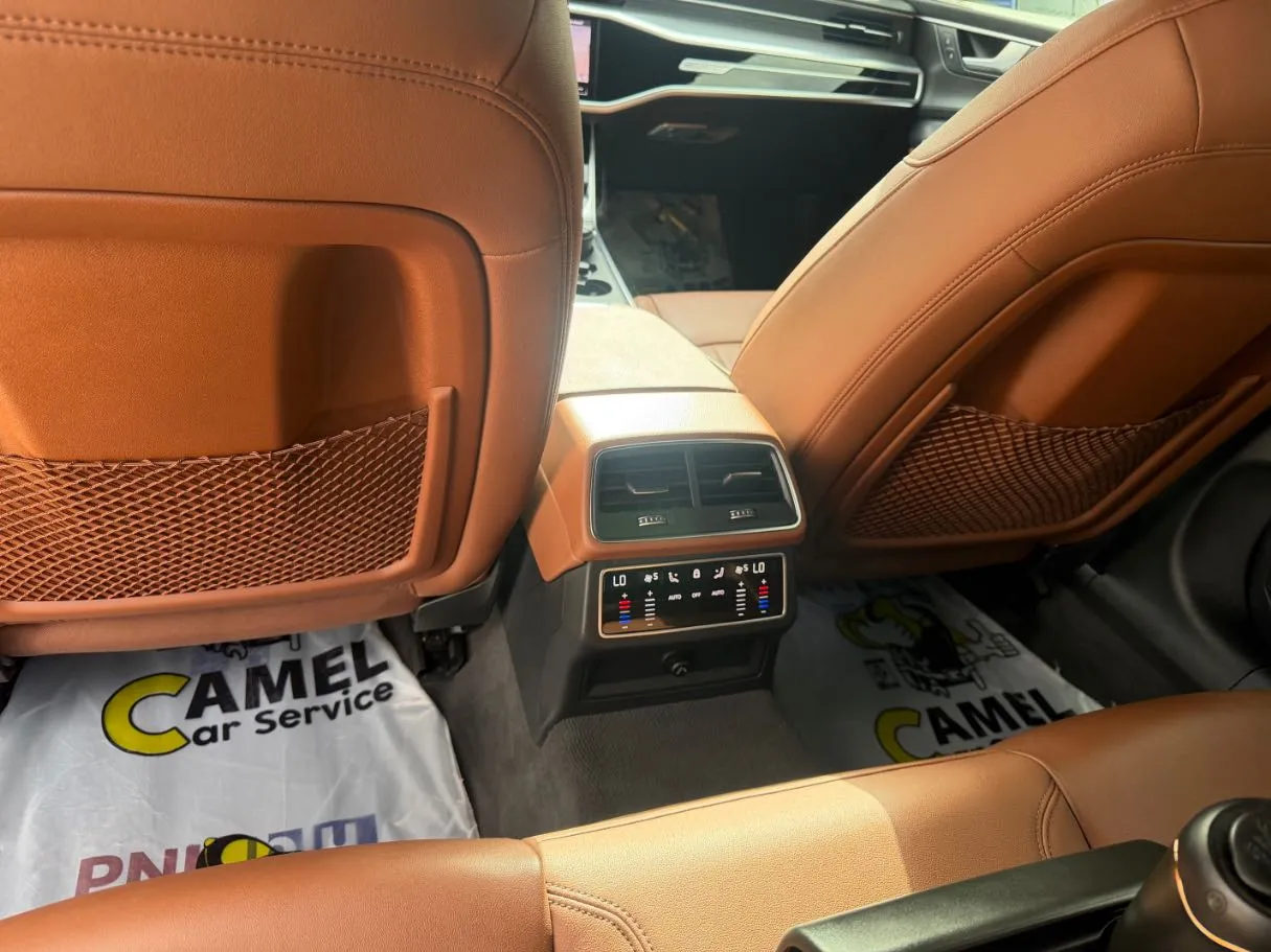Car image 22