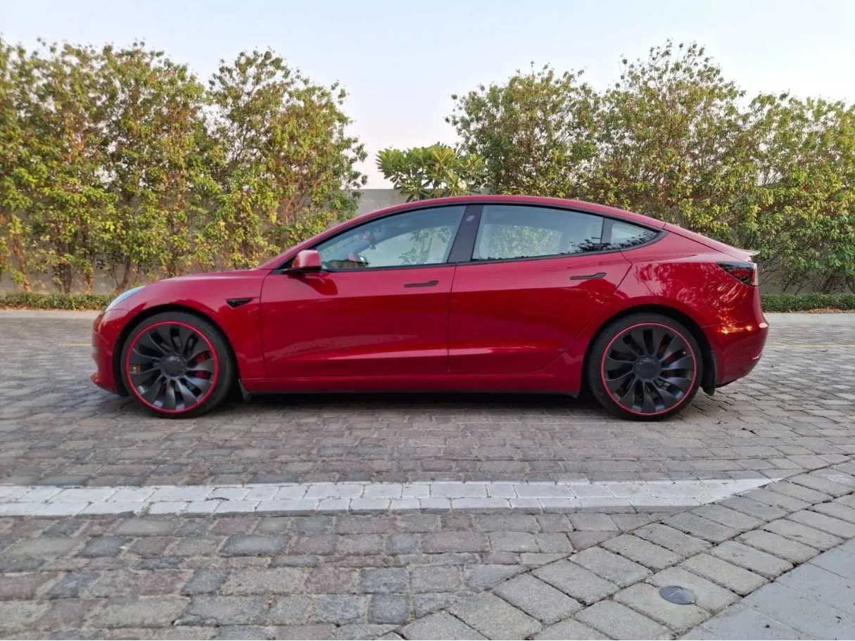 Car image 8