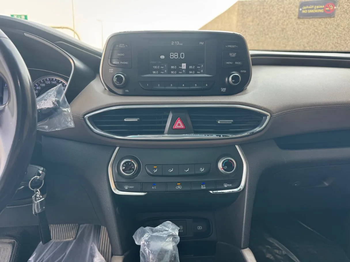 Car image 18