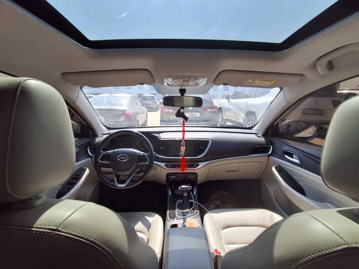 Car image 19
