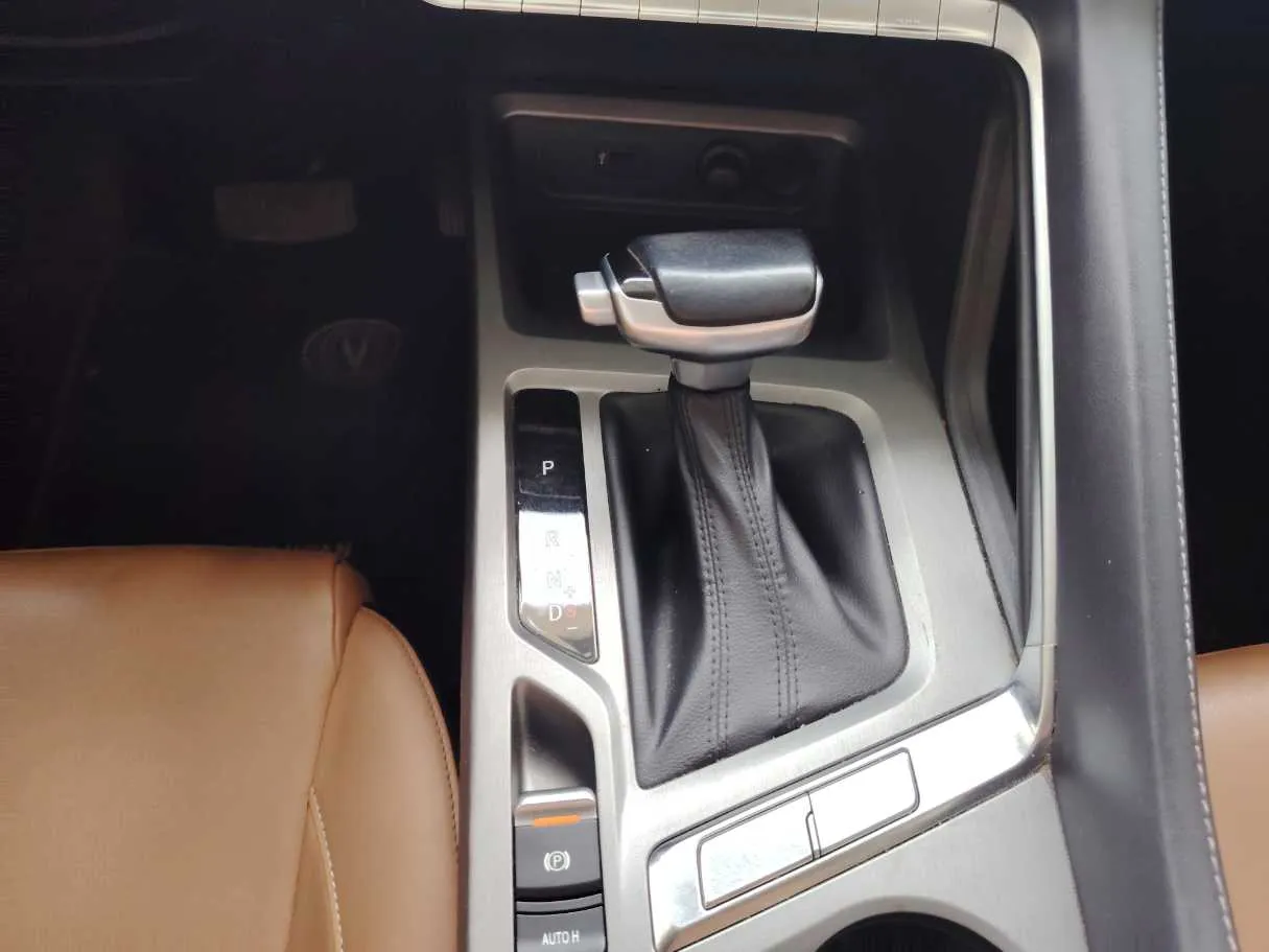 Car image 21