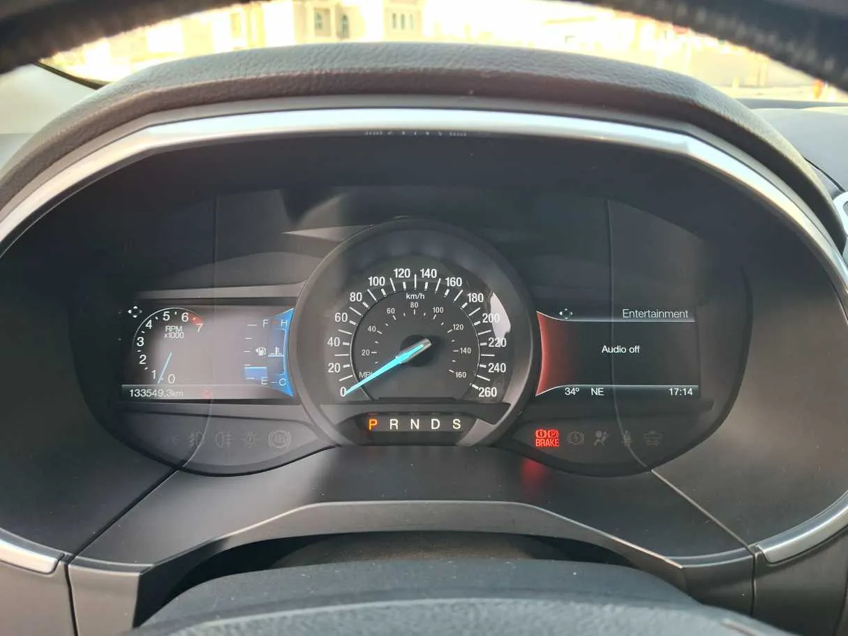 Car image 17