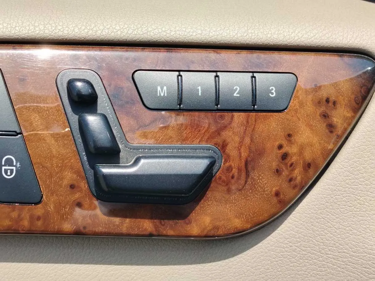 Car image 31