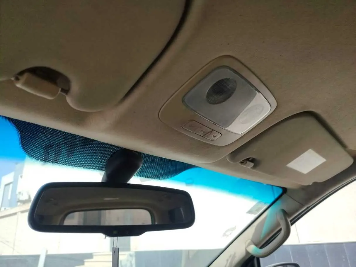 Car image 30