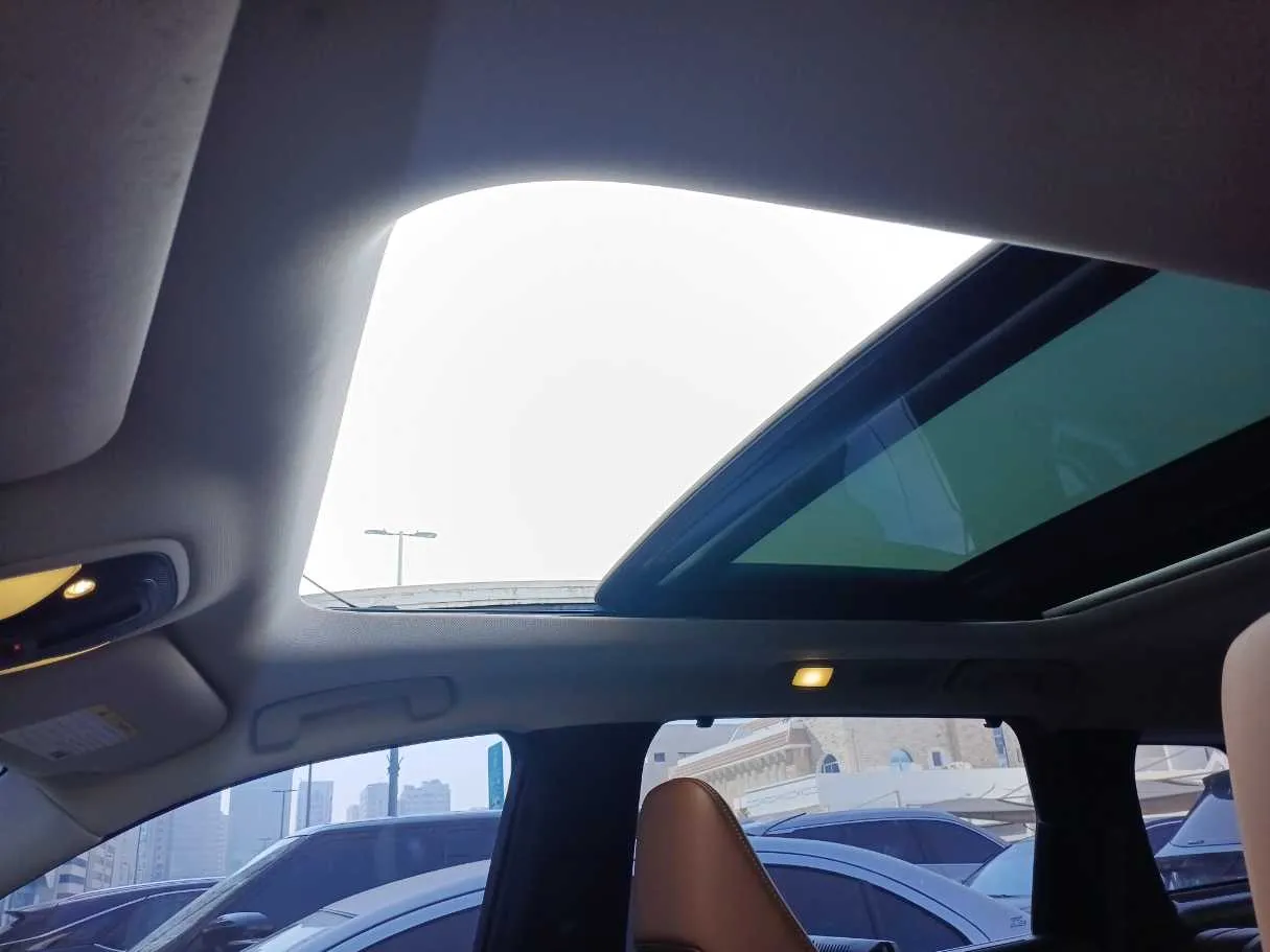 Car image 29