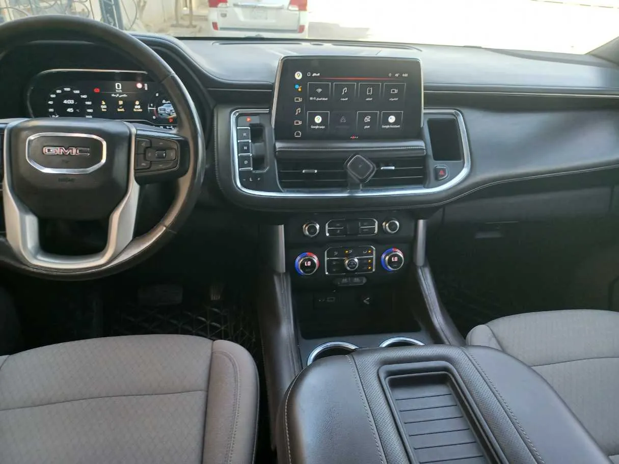 Car image 16