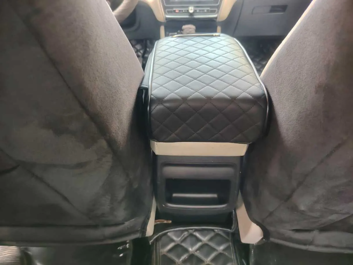 Car image 37